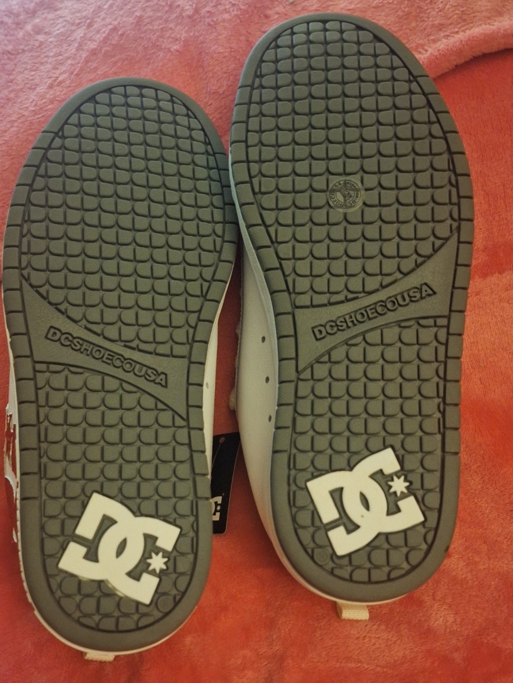 Mens *Brand New w/tags* Red & White DC Skater Shoes Size 11.5 - Picture 5 of 12